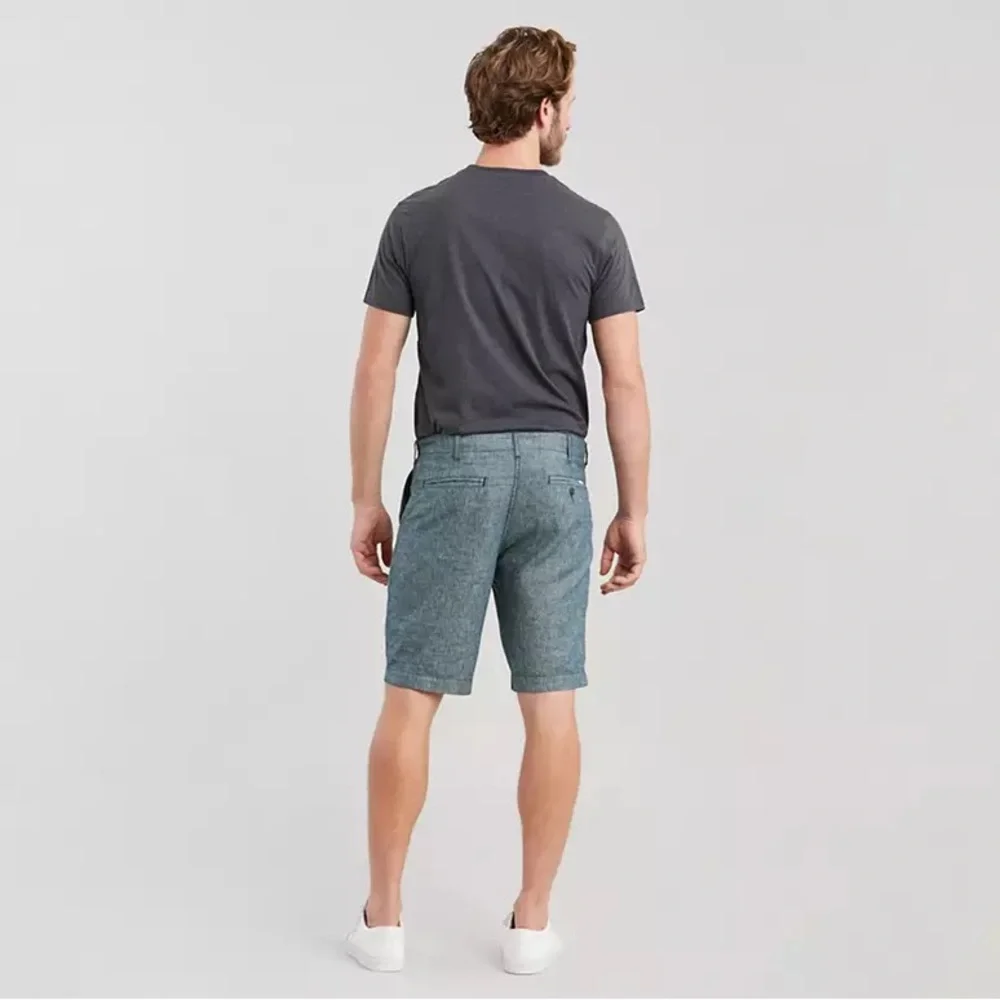 NWT Levi’s 502 Regular Taper Chino Shorts Blue Chambray Linen Cotton